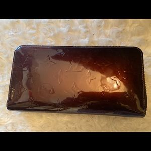 Authentic Louis Vuitton Vernis zippy Wallet dark burgundy